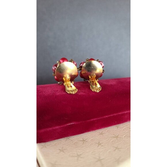 Hong Kong Beaded Clip-on Earrings - Picture 7 of 10